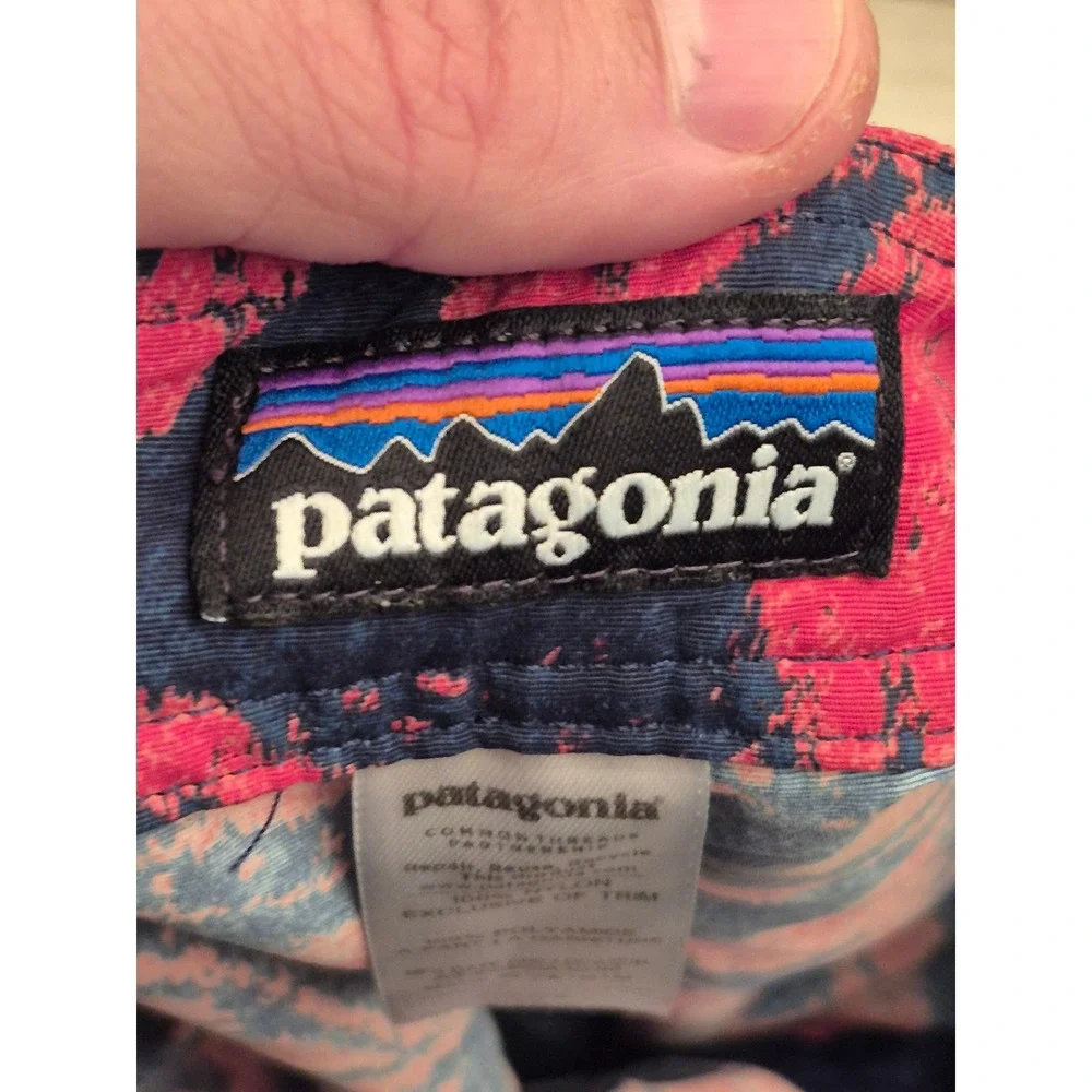 Patagonia Mens 32 Board Shorts Navy Pink Floral Print Swim Trunks Zipper Pocket